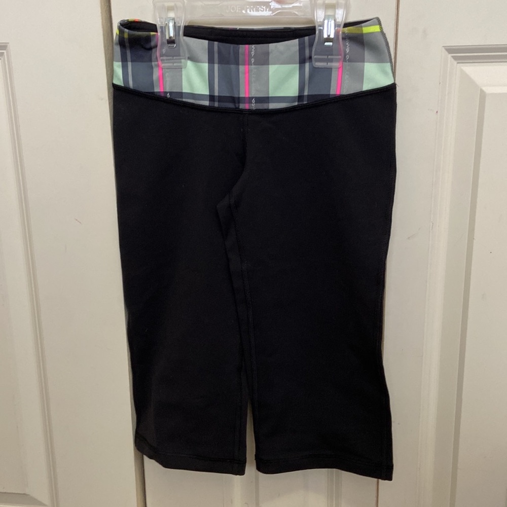 Ivivva Reversible Black Cropped Exercise Pants with Green Plaid Waistband